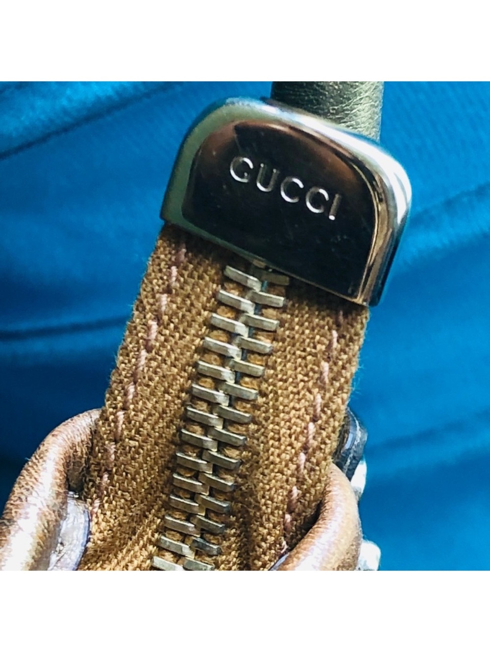 Gucci Brown GG Canvas Shoulder Bag with Gold-Tone Hardware - Picture 5 of 11